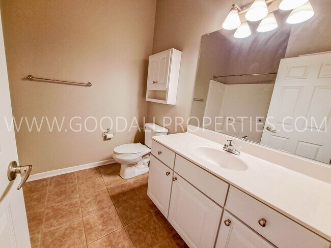 Foto del edificio - Great Deal!!! 2 Bedrooms 2 Bathroom Condo ...