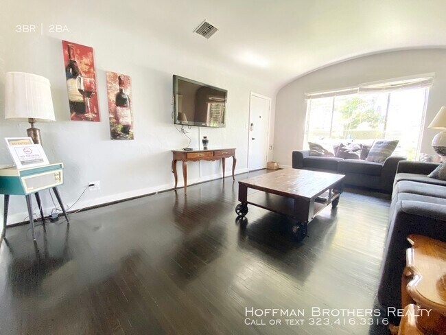 Foto del edificio - 613 N La Jolla Ave