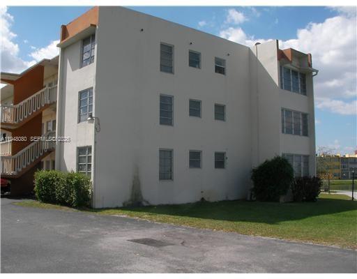 Foto del edificio - 1591 NE Miami Gardens Dr