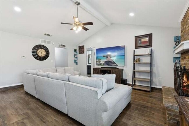 Foto del edificio - 2409 Avonhill Dr