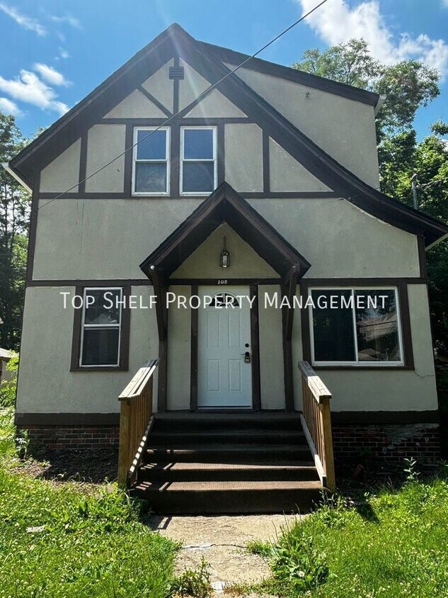 Primary Photo - 105 E Washington Ave