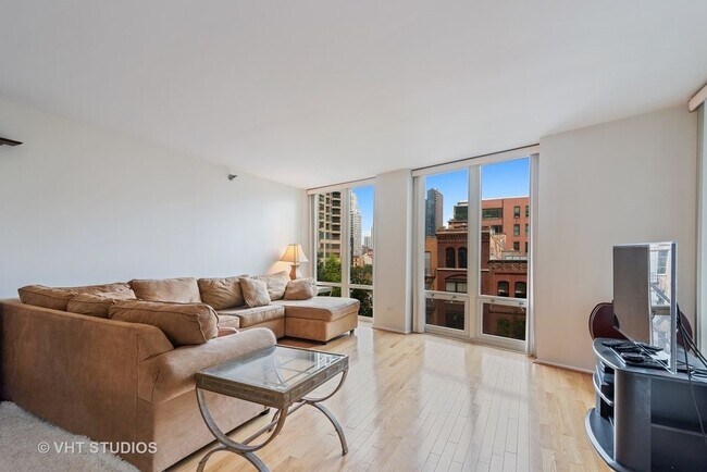 Foto del edificio - 345 N La Salle St