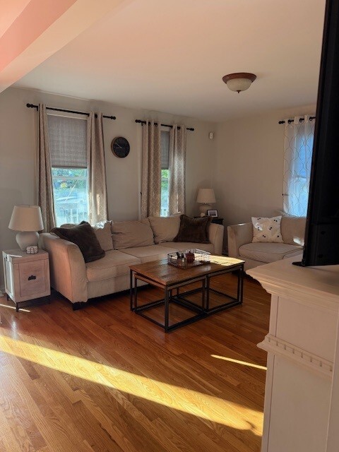 Photo - 105 Richmond Hill Rd House