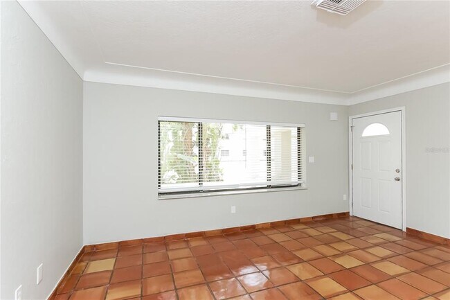 Foto del edificio - 2035 Goldenrod St