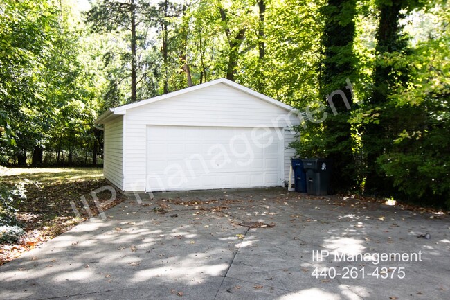 Building Photo - Beautiful 4-Bedroom Home in Cleveland Heig...
