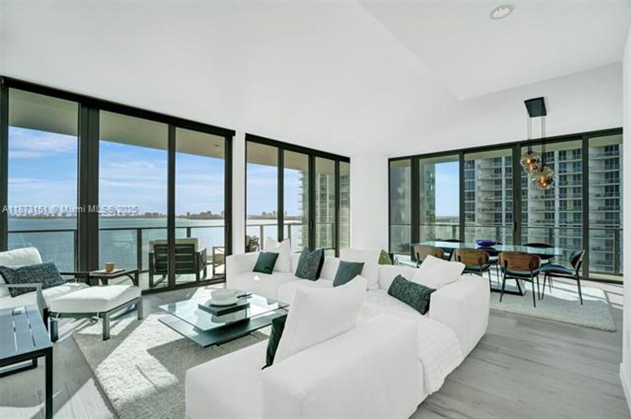 Foto principal - 480 NE 31st St