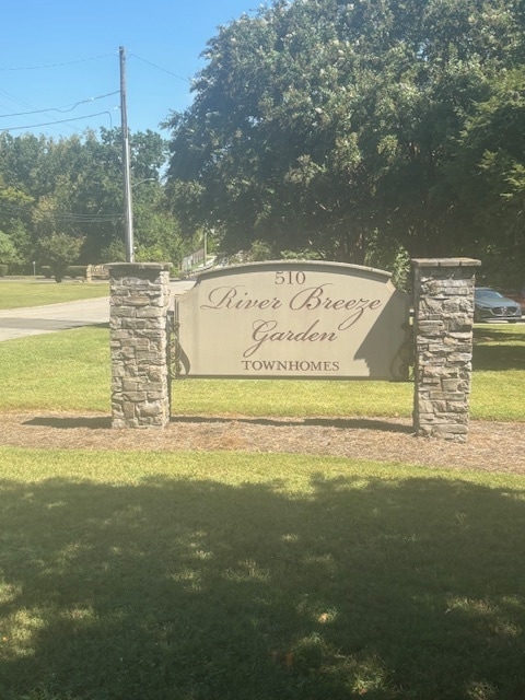 Building Photo - 510 Basswood Ave