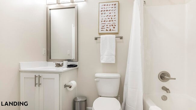 Building Photo - 9015 Kings Grant Dr