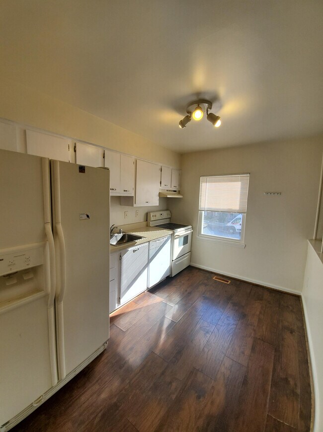 Building Photo - 36 Cartwright Ct