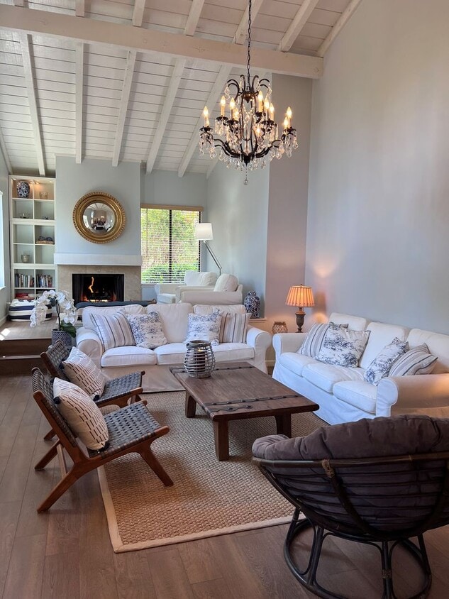 Primary Photo - Fully-furnished Sleek 2-bedroom, 2-bathroo...