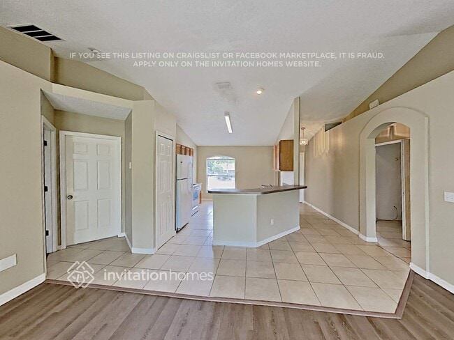 Building Photo - 1791 Oakgrove Ave