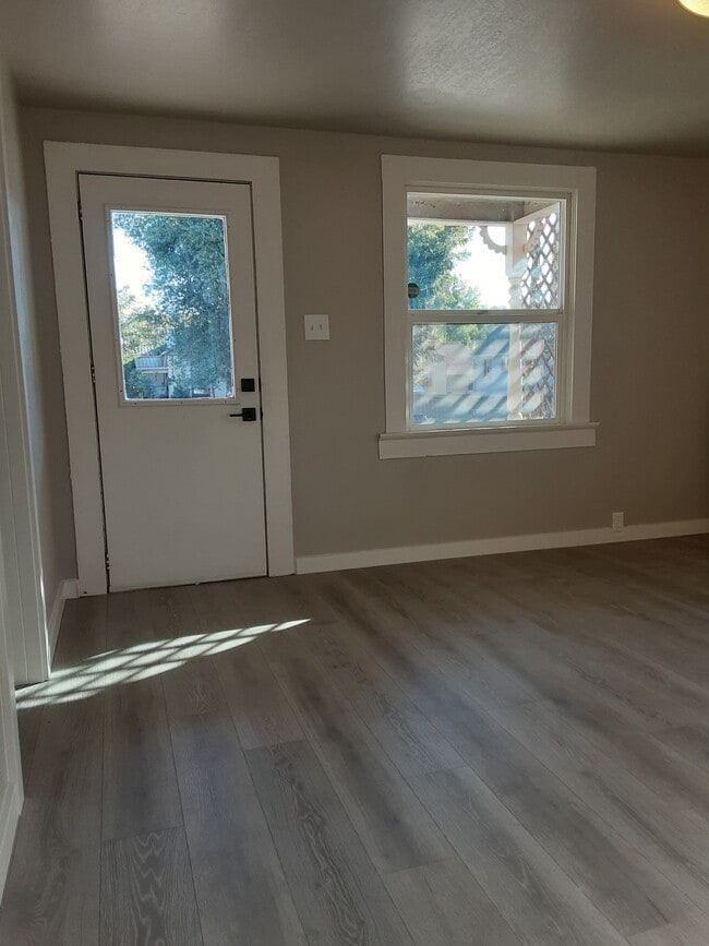 Foto del edificio - 1323 Washington St