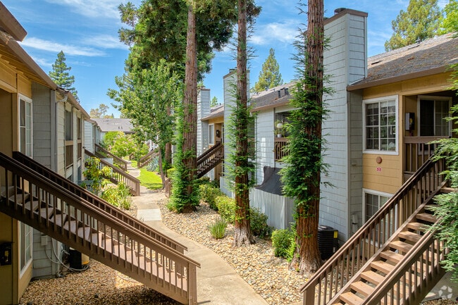 Building Photo - Walnut Village