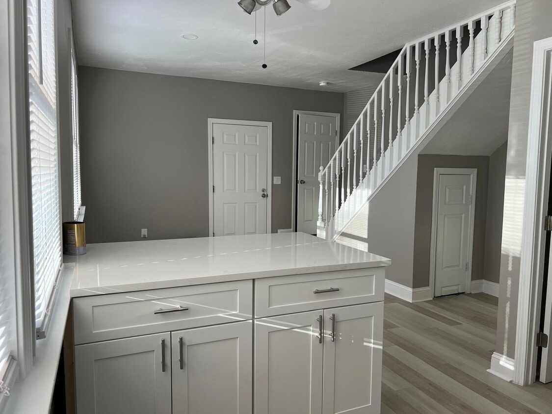 Building Photo - 238 Appleton St