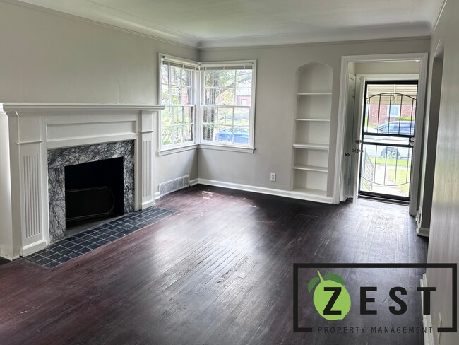 Building Photo - Welcome to this beautifully updated 3-bedr...