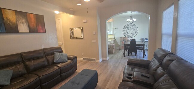 Foto del edificio - Beautiful 4 Bed 3.5 Bath in Riverton!!