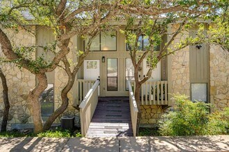 Building Photo - 801 Grassy Knoll