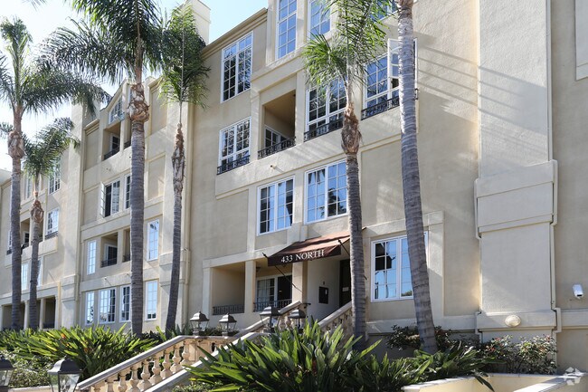 Foto del edificio - 433 N Doheny Dr