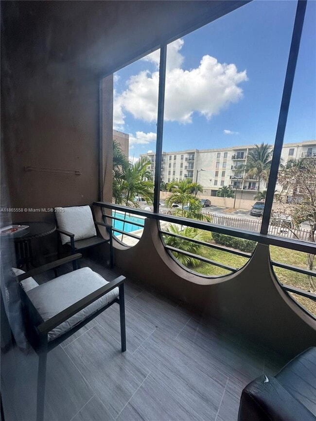 Foto del edificio - 4680 W 13th Ln