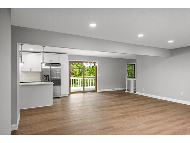 Foto del edificio - 11004 Oak Knoll Terrace N