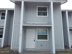 Building Photo - 2708 E 17th St