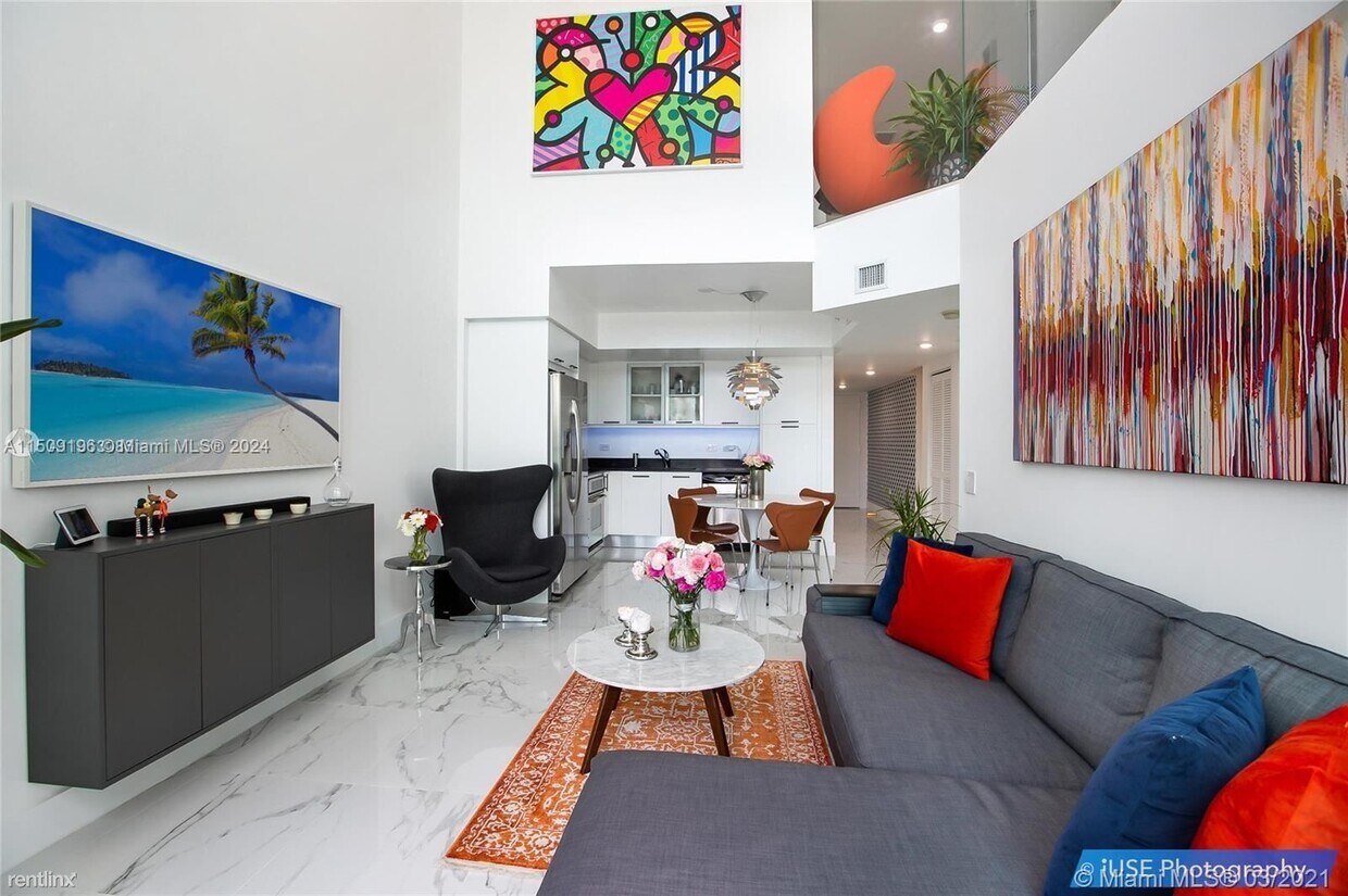 Primary Photo - 2 br, 2 bath Condo - 41 SE 5th St Apt 2109