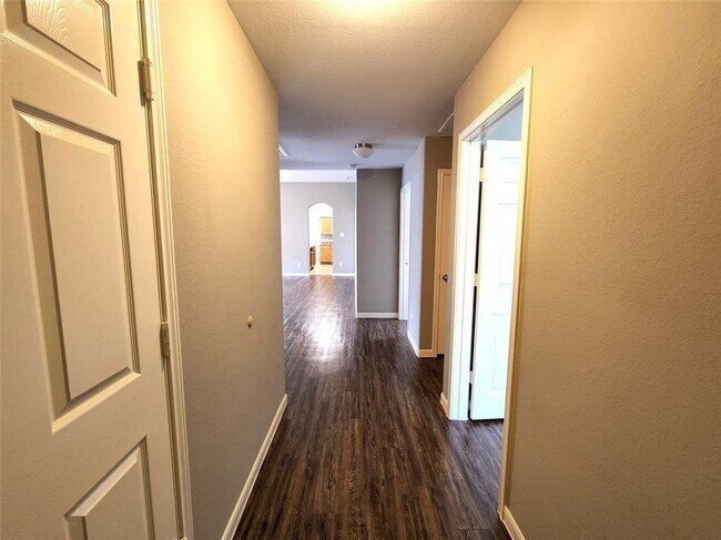 Building Photo - 13347 Miller Ln