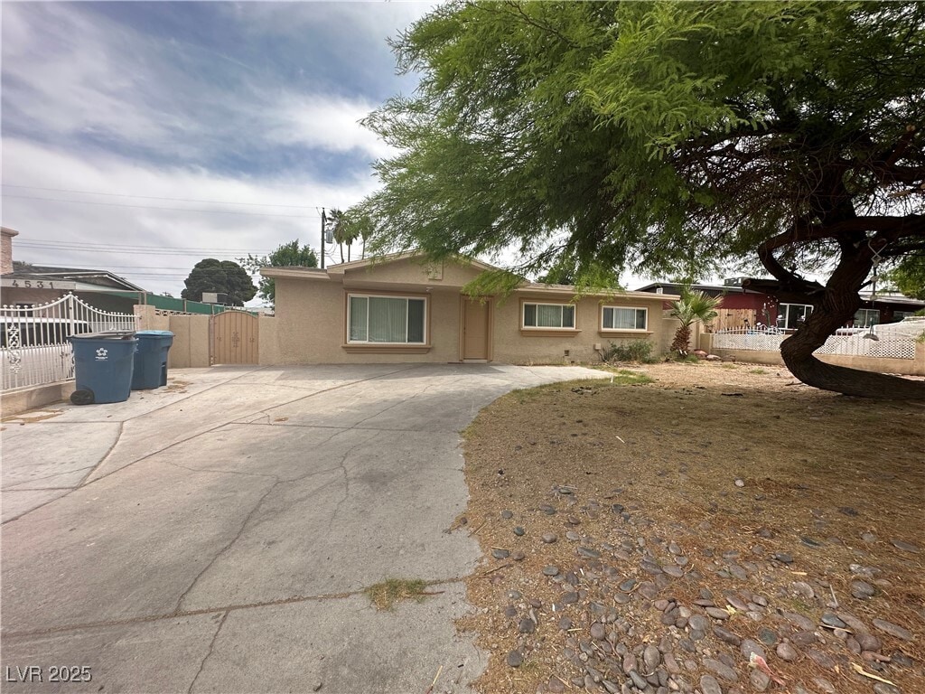 Primary Photo - 4521 Swandale Ave