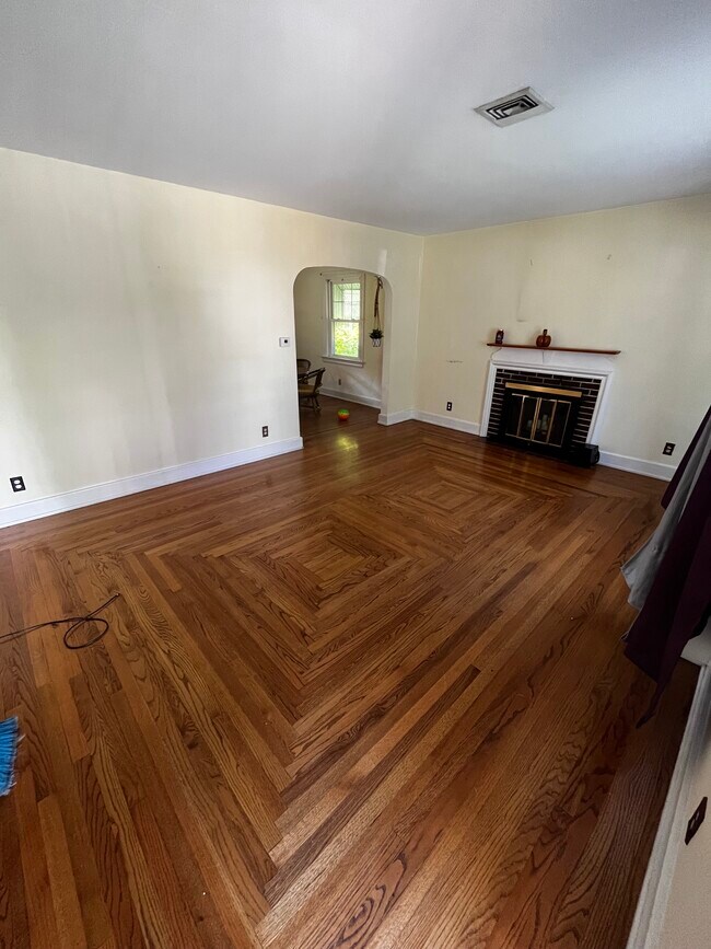 Living room - 1509 Spring St