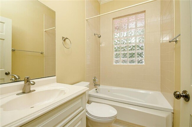 Foto del edificio - 327 4th St NE
