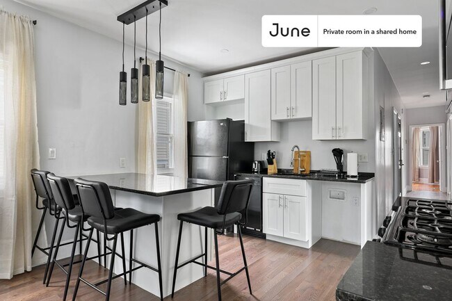Foto del edificio - Room in Shared 4 bed/1 bath home