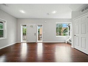 Building Photo - 600 W 32nd St