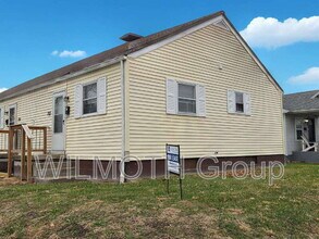 Building Photo - 702 W 23rd St