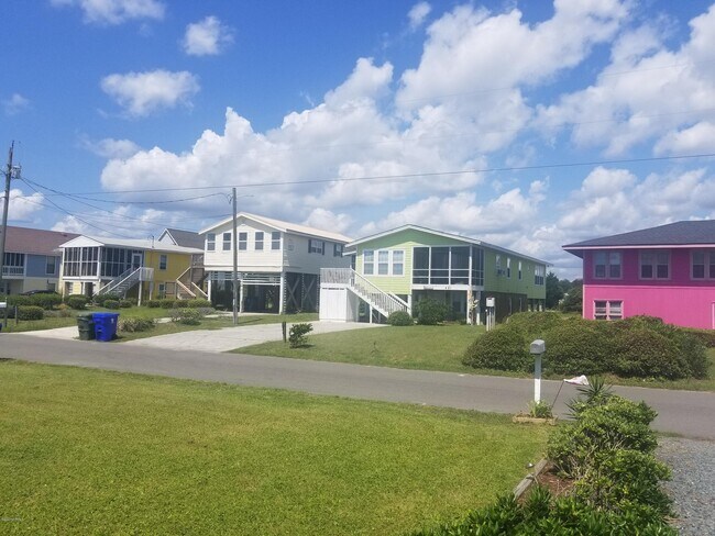 Building Photo - 481 Ocean Dr