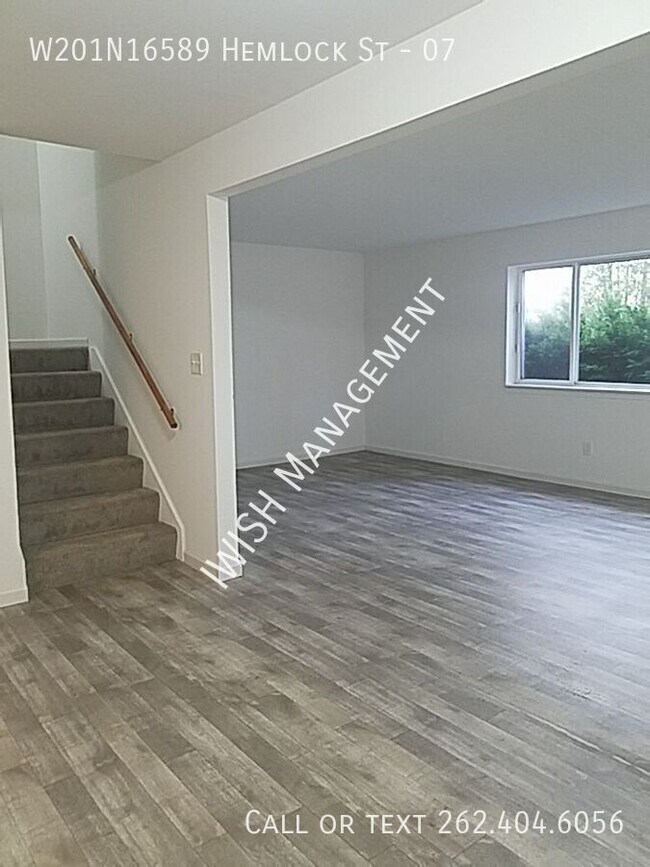 Foto del edificio - W201N16589 Hemlock St