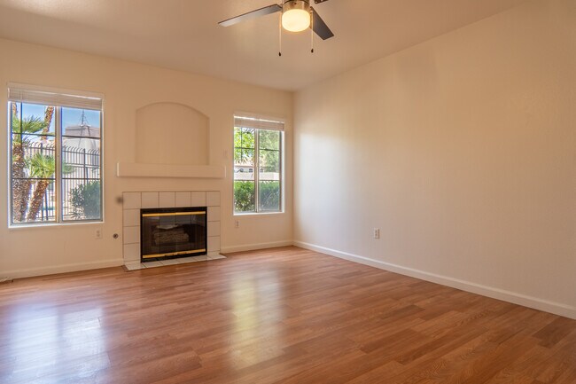 Foto del edificio - 4555 E Sahara Ave