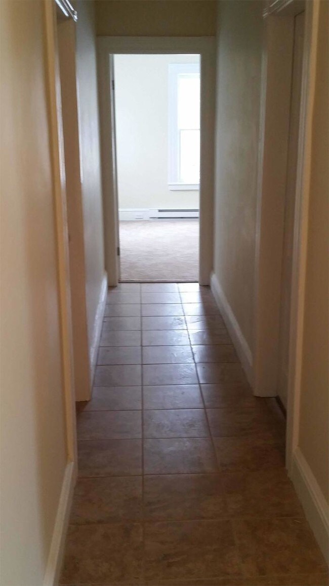 Foto del edificio - Beautiful renovated 3 bedroom apartment