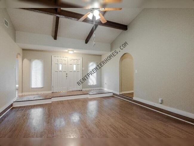 Foto del edificio - 7903 Depriest Rd