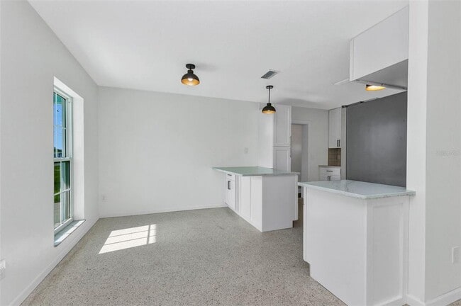 Foto del edificio - 1611 Sheehan Blvd