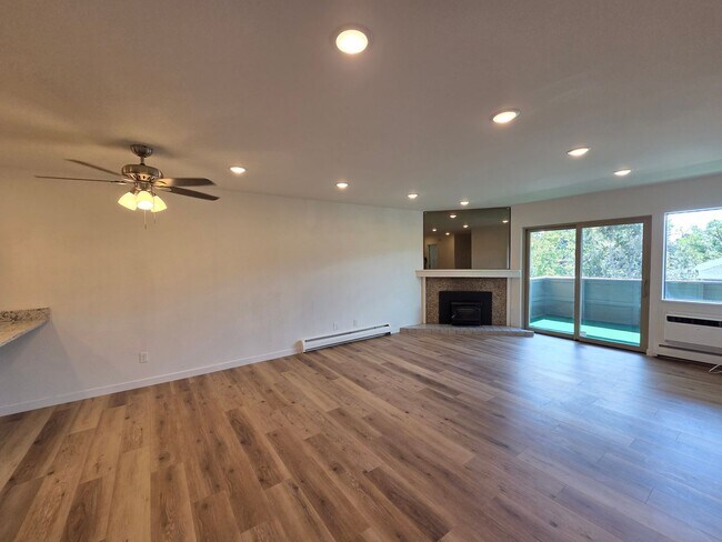 Foto del edificio - 3240 Iris Ave