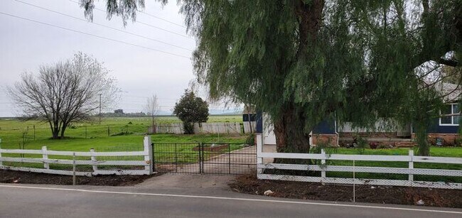 Foto del edificio - Coming Soon Country Living Byron/Tracy 3 B...