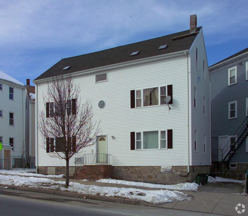Building Photo - 639 Plymouth Ave