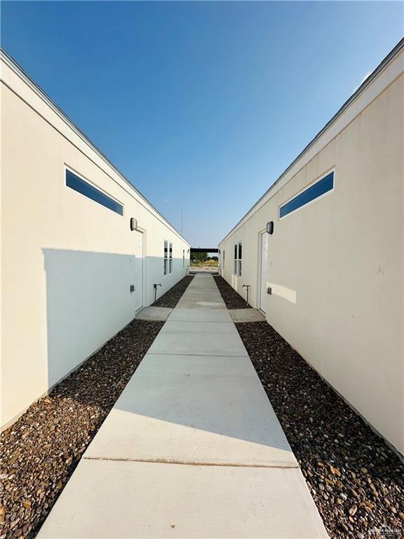 Building Photo - 10 Mockingbird Rd