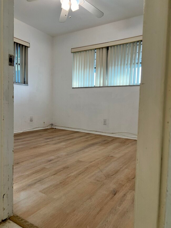 Foto del edificio - 1650 NW 43rd St