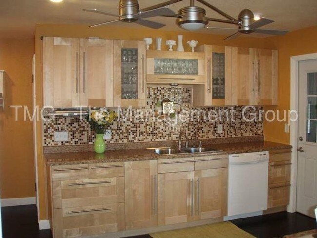Building Photo - 4851 N 73rd St