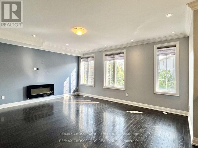 Building Photo - 45 Plowman Ln