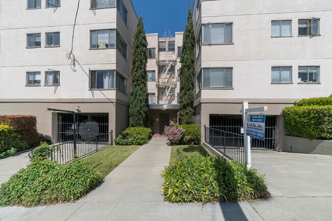 Foto del edificio - 229 MacArthur Blvd