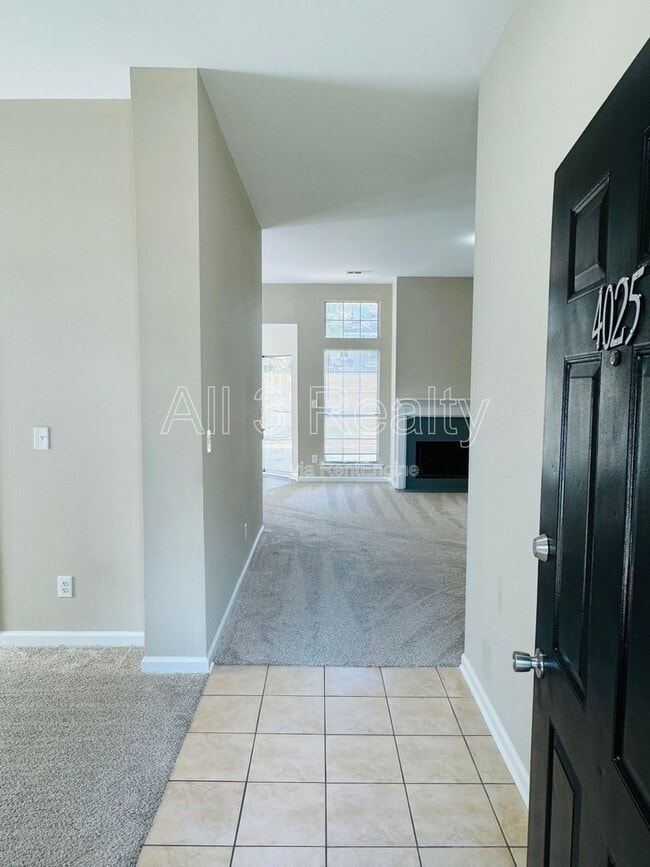 Building Photo - 4025 Oak Shadow Ln