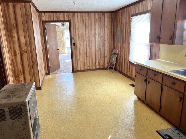 Large Dining Area - 1045 Beulah Ln