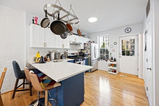 Foto del edificio - 316.5 6th St